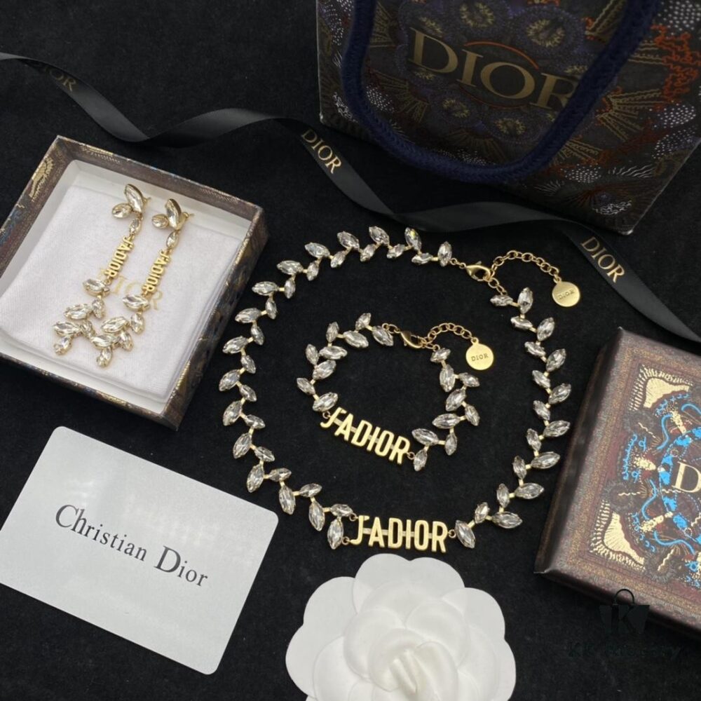 Dior New Diamond-Inlaid Letter Fashion Elegant Set