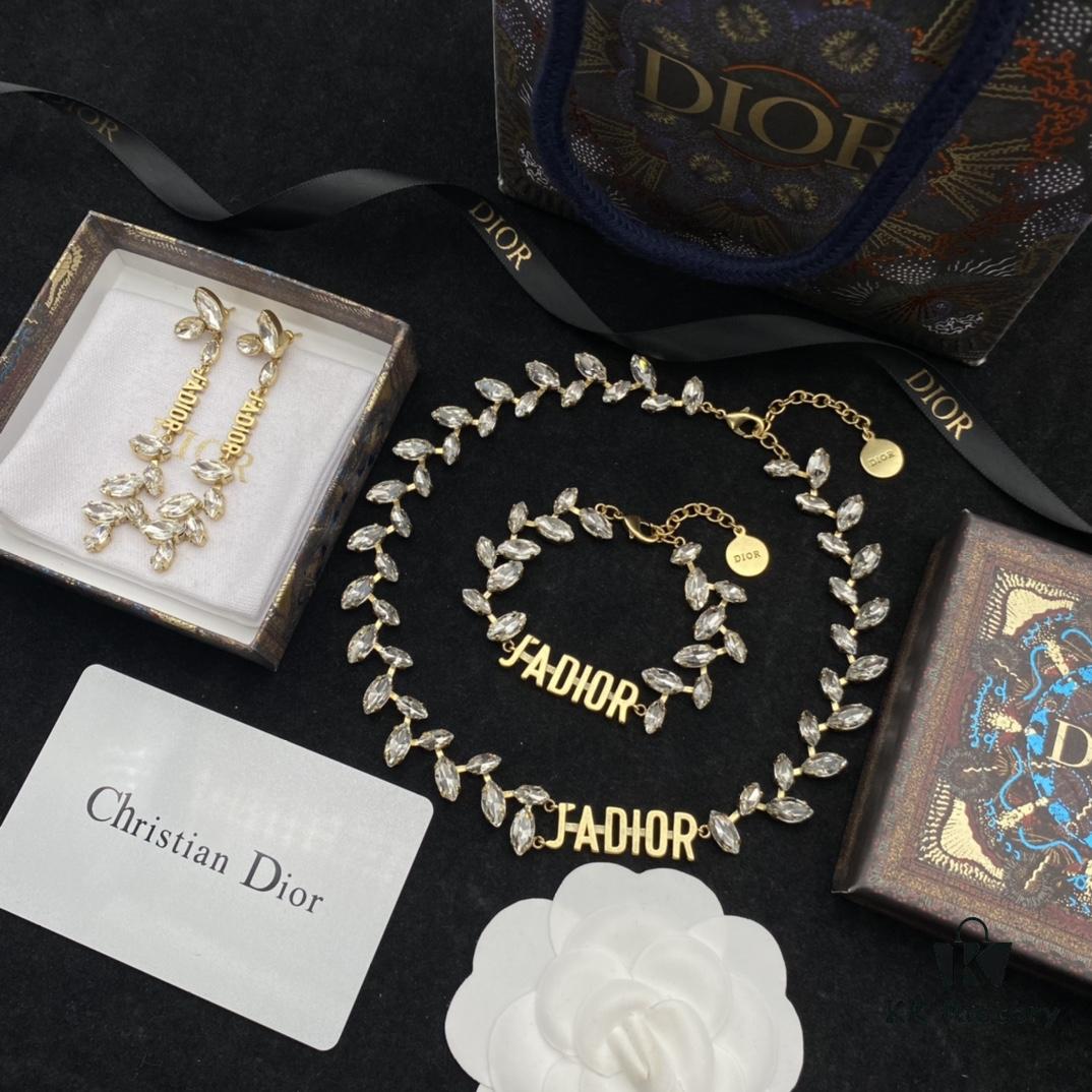 Dior New Diamond-Inlaid Letter Fashion Elegant Set