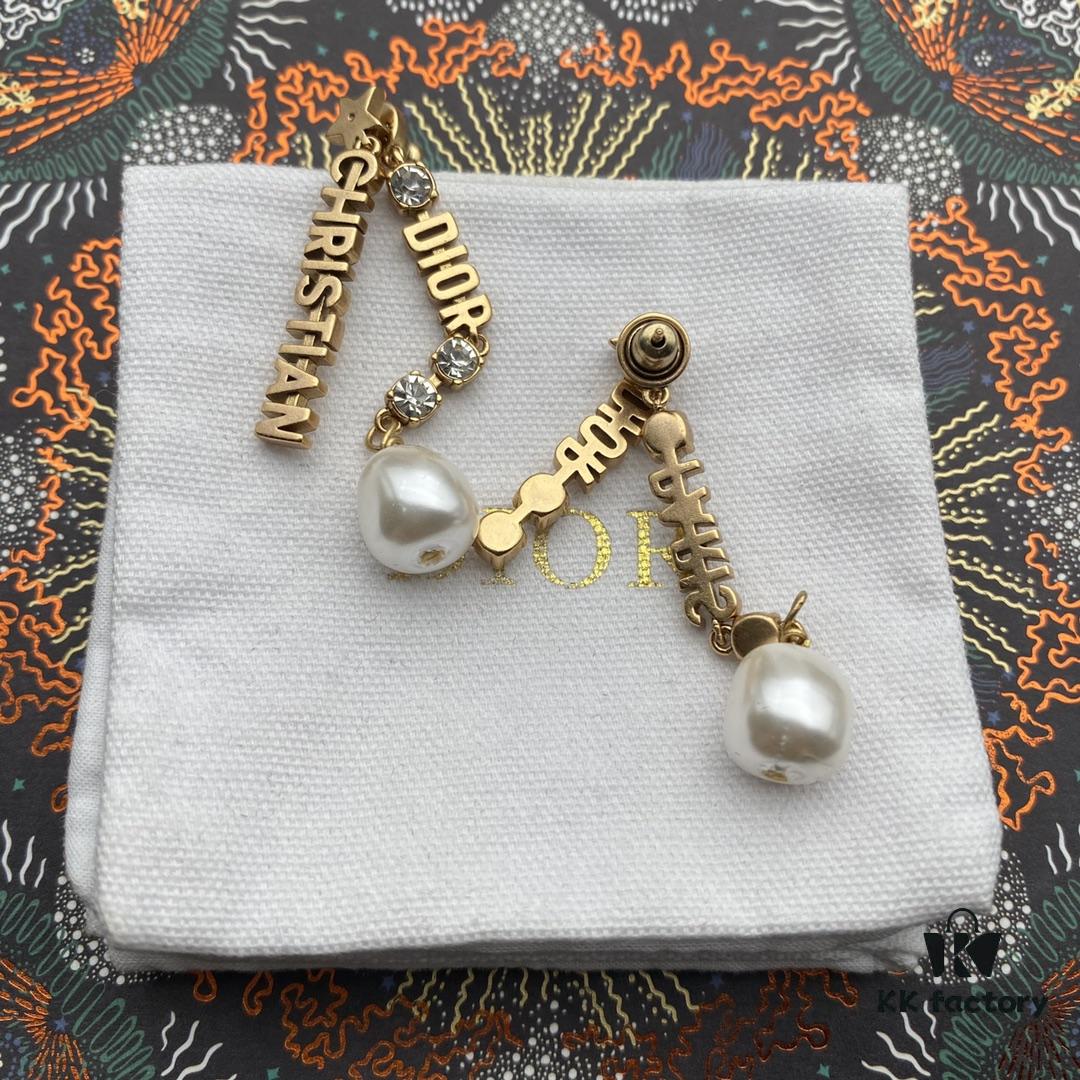 Dior DIOR Tassel Stud Earrings, Retro Style, Available in Two Colors: Yellow Gold and Another Option, Same Material, 925 Silver Post