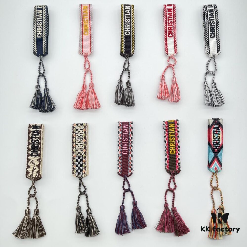 Dior Bracelet Top Version 🌟 Bottom Print Logo Clear, Full and Rounded ‼️ ZP Used for Sample Making, Already Quite Dirty and Old, One Very Noteworthy  ️ Detail Is That the Letter Font Is Slightly Crooked, Not Perfectly Aligned. Authentic Sample Inspired 🌟 Vintage Aesthetic with Distressed Look, Upgraded Materials and Complex Craftsmanship, Worn by Numerous Celebrities – Grab Yours Now! New Colors Continuously Updated...