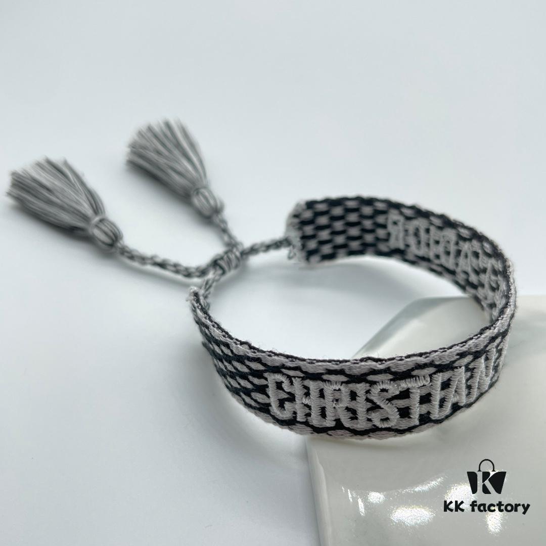 Dior Bracelet Top Version 🌟 Bottom Print Logo Clear, Full and Rounded ‼️ ZP Used for Sample Making, Already Quite Dirty and Worn  ️ One Very Notable Detail: The Font of the Letters is Intentionally Irregular, Not Neat and Uniform. Trust the Authentic Sample Design 🌟 Vintage, Aged Fashion Look, Upgraded Materials and Complex Craftsmanship, Same Style Worn by Numerous Celebrities – Grab Yours Now! New Colors Continuously Updated...