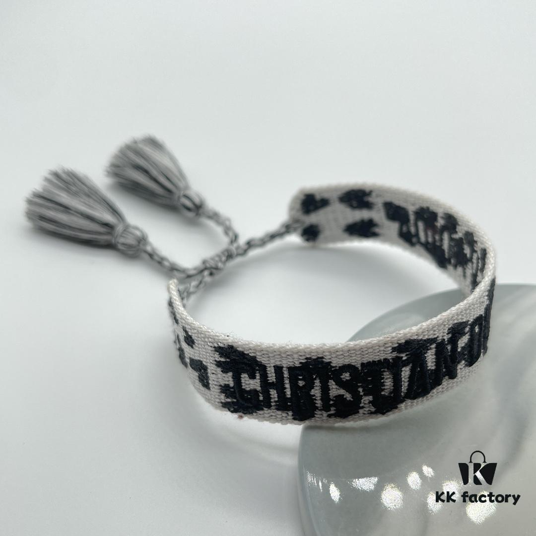 Dior Bracelet Top Version 🌟 Bottom Print Logo Clear, Full and Rounded ‼️ ZP Used for Sample Making, Already Quite Dirty and Old, One Very Noteworthy  ️ Detail Is That the Lettering Font Is Irregular, Not Neat. Trust the Authentic Sample 🌟 Vintage Aesthetic with Fashionable Distressed Design, Upgraded Materials and Complex Craftsmanship, Worn by Numerous Celebrities – Grab Yours Now! New Colors Continuously Updated...