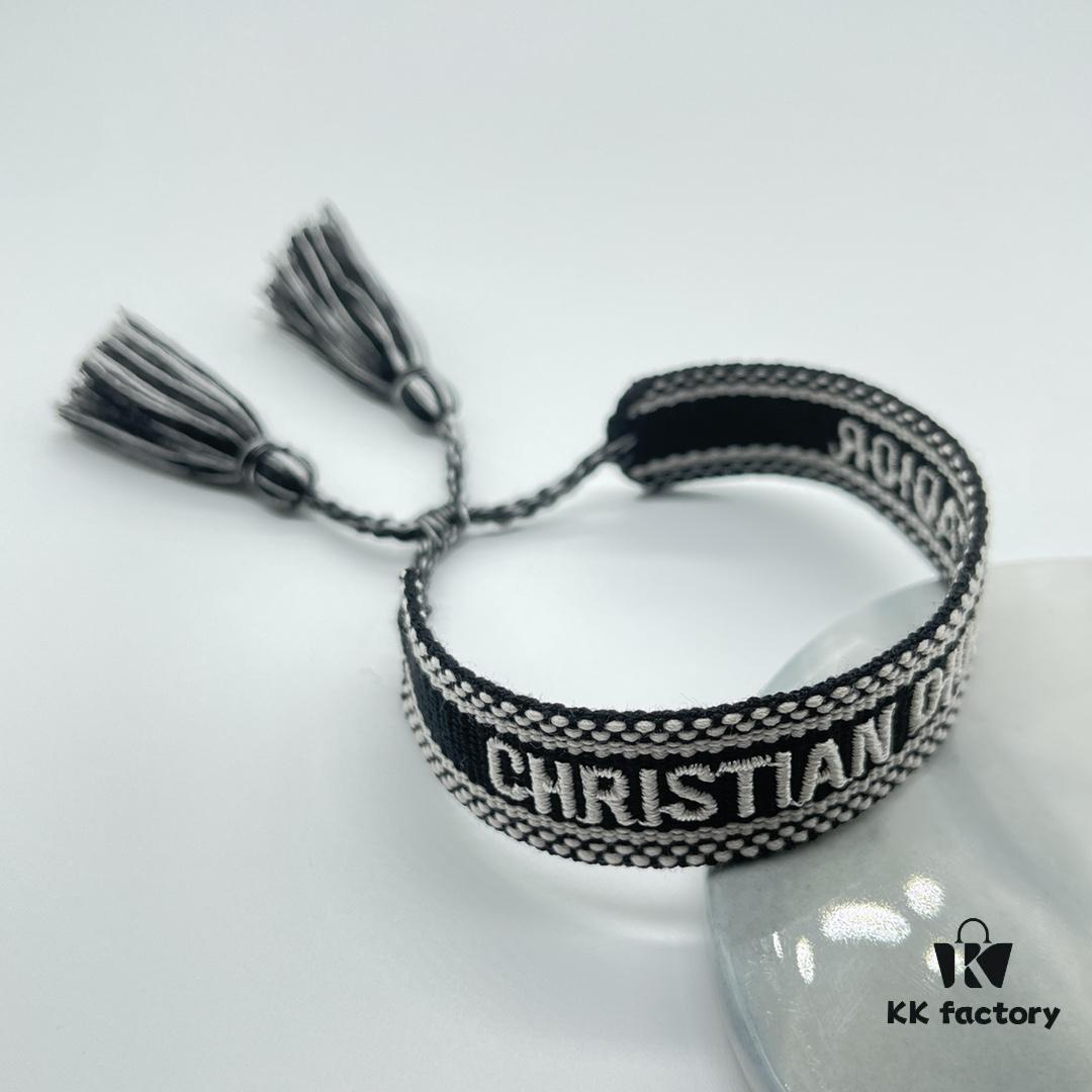 Dior Bracelet Top Version 🌟 Clear and Full Logo Print at the Bottom, Rounded and Vivid ‼️ ZP Used for Prototype Already Shows Signs of Wear, Note a Crucial Detail  ️: The Font of Letters Is Intentionally Irregular, Not Perfectly Aligned. Authentic Design Features Vintage Aesthetic with Upgraded Materials and Complex Craftsmanship, Worn by Numerous Celebrities – Grab Yours Now! New Colors Regularly Updated...