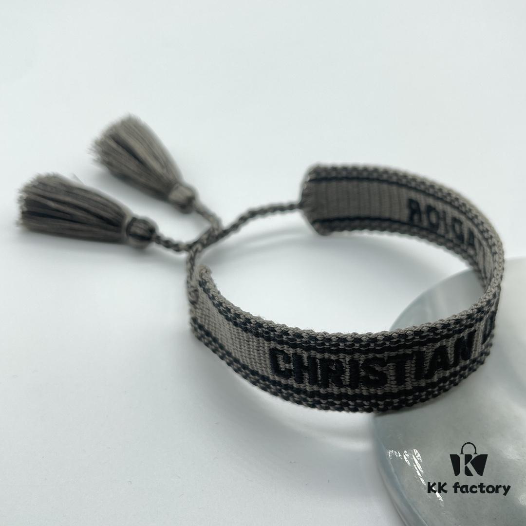 Dior Bracelet Top Version 🌟 Clear and Full Bottom Print Logo, Smooth and Rounded Shape