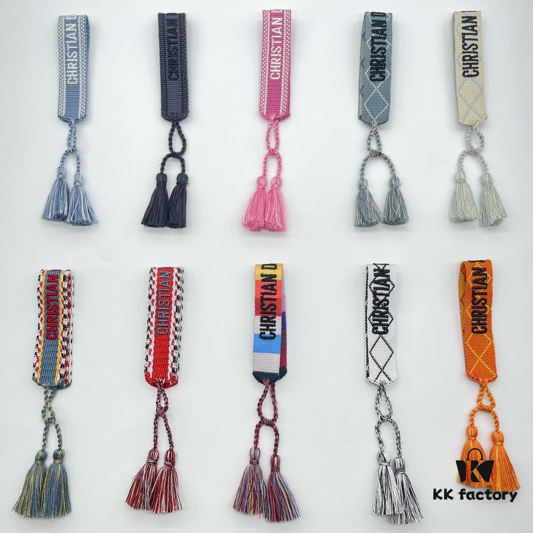 Dior Bracelet Top Version 🌟 Bottom Print Logo Clear, Full and Rounded ‼️ ZP Used for Prototype Already Looks Old and Dirty, One Very Noteworthy  ️ Detail Is That the Lettering Font Is Slightly Irregular, Not Perfectly Aligned. Authentic Prototype Style 🌟 Vintage Aesthetic with Distressed Design, Upgraded Materials and Complex Craftsmanship, Worn by Numerous Celebrities – Grab Yours Now! New Colors Continuously Updated...