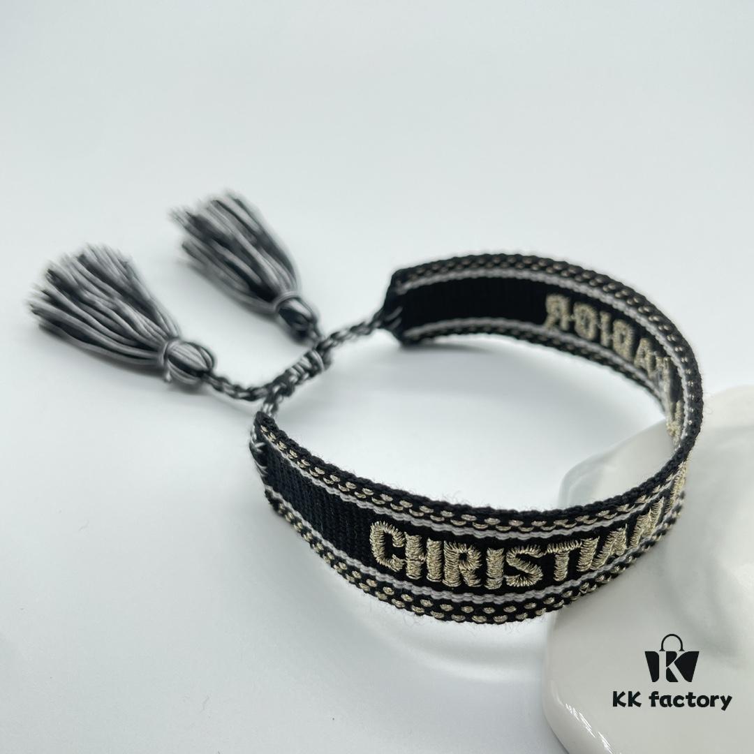 Dior Bracelet Top Version 🌟 Bottom Print Logo Clear, Full and Rounded ‼️ ZP Used for Prototype Already Old and Dirty, One Very Noteworthy  ️ Detail Is That the Letter Font Is Wobbly, Not Neat. Authentic Prototype Guaranteed 🌟 Vintage Aged Fashion Feel, Upgraded Materials and Complex Craftsmanship, Same Style as Worn by Many Celebrities, Get It Now! New Colors Continuously Updated...