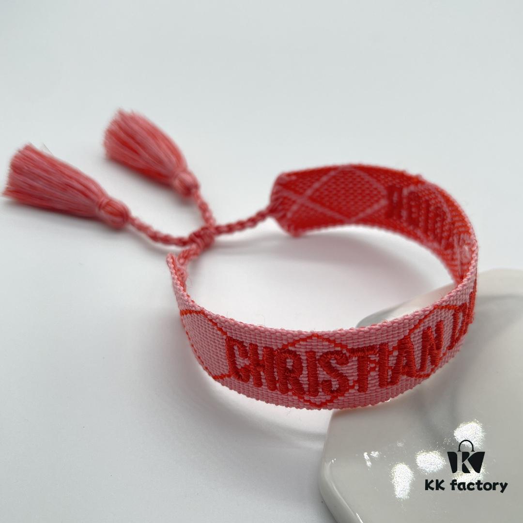 Dior Bracelet Top Version 🌟 Bottom Print Logo Clear, Full and Rounded ‼️ ZP Used for Prototype Already Old and Dirty, One Very Noteworthy  ️ Detail Is That the Letter Font Is Wobbly, Not Neat. Authentic Prototype Guaranteed 🌟 Vintage Aged Fashion Feel, Upgraded Materials and Complex Craftsmanship, Same Style as Worn by Many Celebrities, Get It Now! New Colors Continuously Updated...