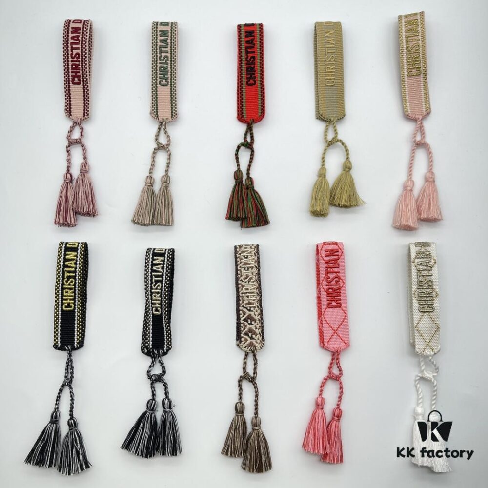 Dior Bracelet Top Version 🌟 Bottom Print Logo Clear, Full and Rounded ‼️ ZP Used for Prototype Already Old and Dirty, One Very Noteworthy  ️ Detail Is That the Letter Font Is Wobbly, Not Neat. Authentic Prototype Guaranteed 🌟 Vintage Aged Fashion Feel, Upgraded Materials and Complex Craftsmanship, Same Style as Worn by Many Celebrities, Get It Now! New Colors Continuously Updated...