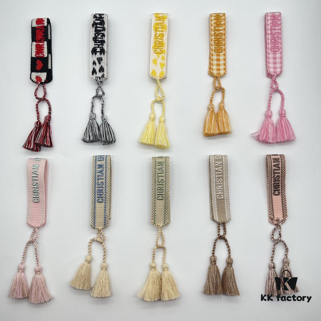 Dior Bracelet Highest Version 🌟 Clear and Full Bottom Print Logo, Rich and Rounded ‼️ ZP Used for Prototype Already Very Dirty and Old, One Very Noteworthy  ️ Detail Is That the Letter Font Is Wobbly, Not Neat. Authentic Prototype Guaranteed 🌟 Vintage Aged Fashion Sense, Upgraded Materials and Complex Craftsmanship, Same Style as Many Celebrities, Get It Now! New Colors Continuously Updated...