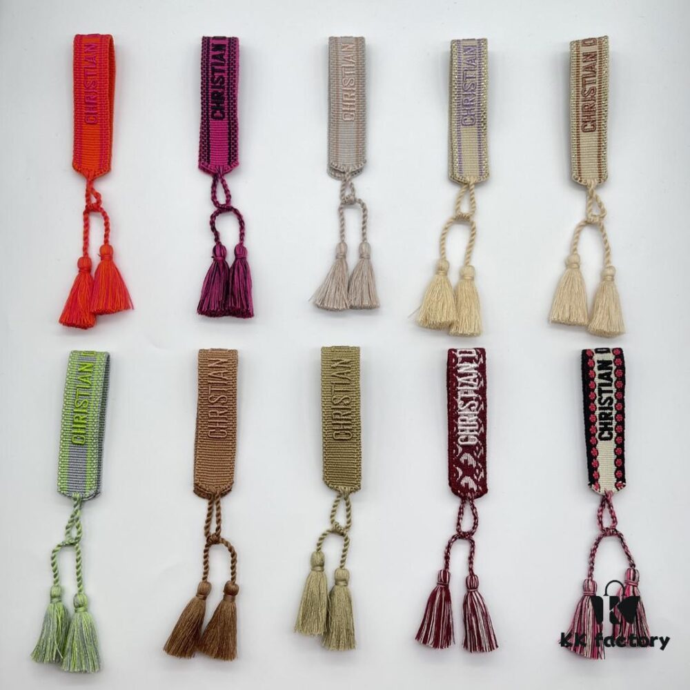 Dior Bracelet Highest Version 🌟 Bottom Print Logo Clear, Full and Rounded ‼️ ZP Used for Prototype Already Old and Dirty, One Very Noteworthy  ️ Detail Is the Deliberately Irregular, Handwritten-Like Font Style, Not Perfectly Aligned. Authentic Design Reference 🌟 Vintage Aesthetic with Distressed Look, Upgraded Materials and Complex Craftsmanship, Worn by Numerous Celebrities – Get Yours Now! New Colors Continuously Updated...