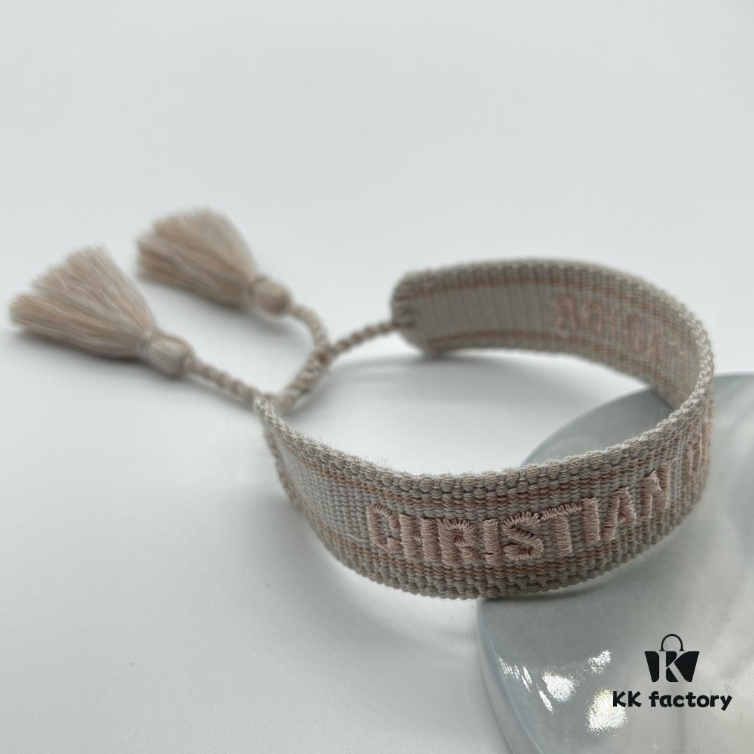 Dior Bracelet Top Version 🌟 Bottom Print Logo Clear, Full and Rounded ‼️ ZP Used for Prototyping, Already Quite Dirty and Old, One Very Noteworthy  ️ Detail Is That the Lettering Font Is Slightly Irregular, Not Perfectly Neat. Authentic Prototype Approved 🌟 Vintage Aesthetic with Retro Aging Style, Upgraded Materials and Complex Craftsmanship, Worn by Numerous Celebrities – Grab Yours Now! New Colors Continuously Updated...