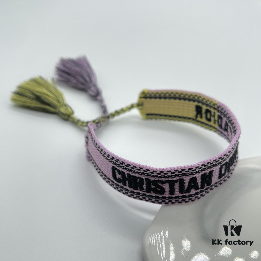 Dior Bracelet Top Version 🌟 Bottom Print Logo Clear, Full and Rounded ‼️ ZP Used for Prototype Already Old and Dirty, One Very Noteworthy  ️ Detail Is That the Font of the Letters Is Irregular, Not Neat. Authentic Prototype Guaranteed 🌟 Vintage Aesthetic with Fashionable Distressed Design, Upgraded Materials and Complex Craftsmanship, Worn by Numerous Celebrities – Grab Yours Now! New Colors Continuously Updated...