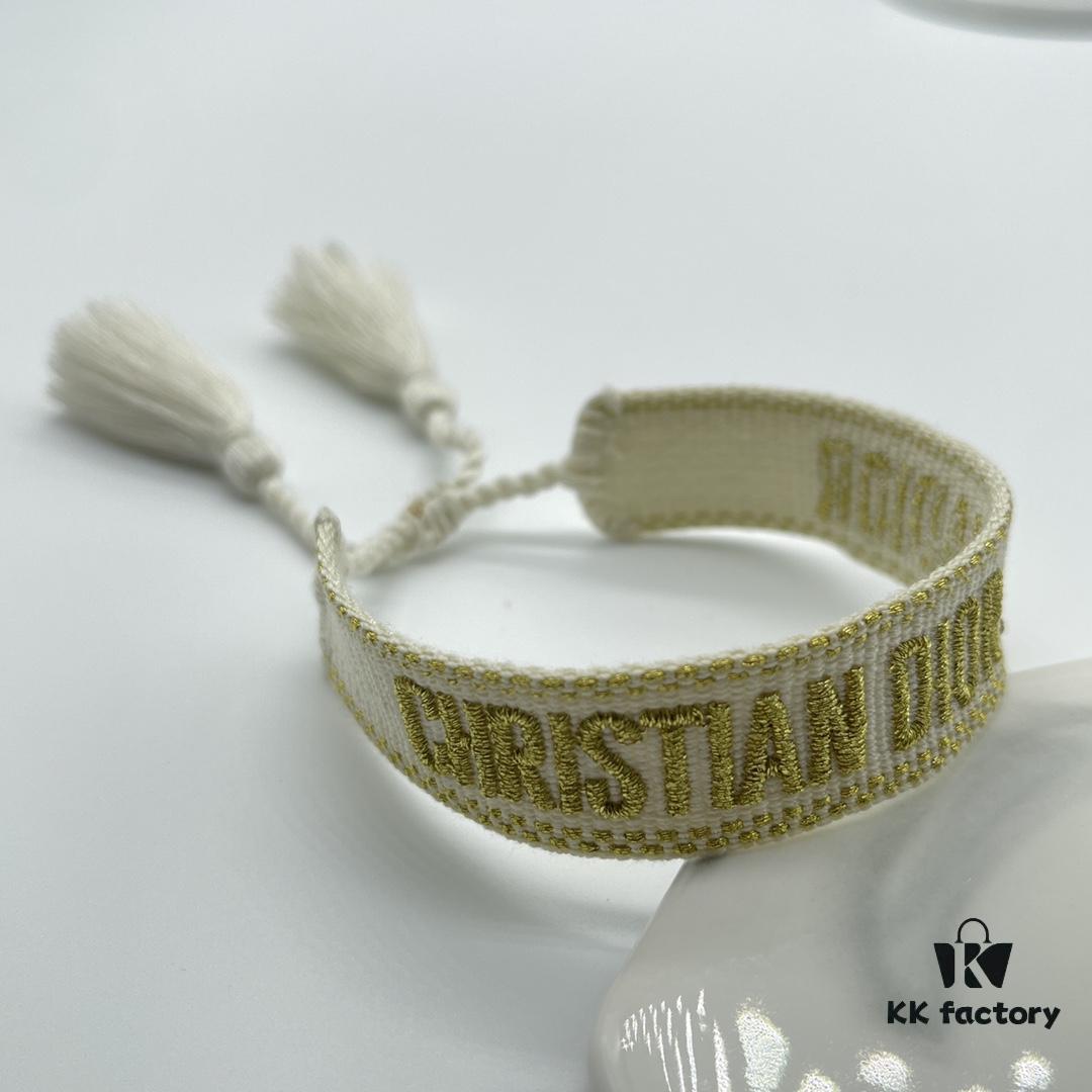 Dior Bracelet Top Version 🌟 Bottom Print Logo Clear, Full and Rounded ‼️ ZP Used for Prototype Already Old and Dirty, One Very Noteworthy  ️ Detail Is That the Font of the Letters Is Irregular, Not Neat. Authentic Prototype Guaranteed 🌟 Vintage Aesthetic with Fashionable Distressed Design, Upgraded Materials and Complex Craftsmanship, Worn by Numerous Celebrities – Grab Yours Now! New Colors Continuously Updated...