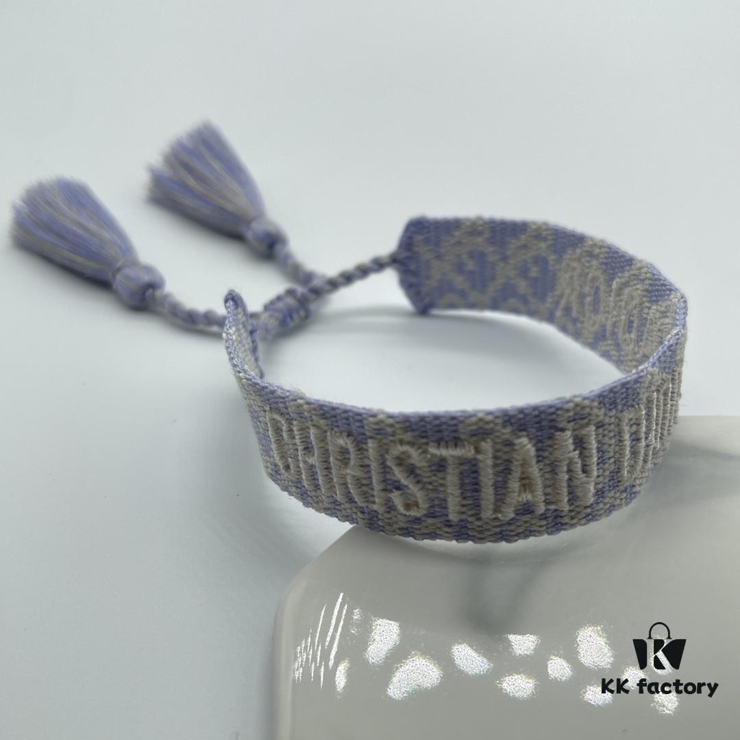 Dior Bracelet Top Version 🌟 Bottom Print Logo Clear, Full and Rounded ‼️ ZP Used for Prototype Already Old and Dirty, One Very Noteworthy  ️ Detail Is That the Font of the Letters Is Irregular, Not Neat. Authentic Prototype Guaranteed 🌟 Vintage Aesthetic with Fashionable Distressed Design, Upgraded Materials and Complex Craftsmanship, Worn by Numerous Celebrities – Grab Yours Now! New Colors Continuously Updated...