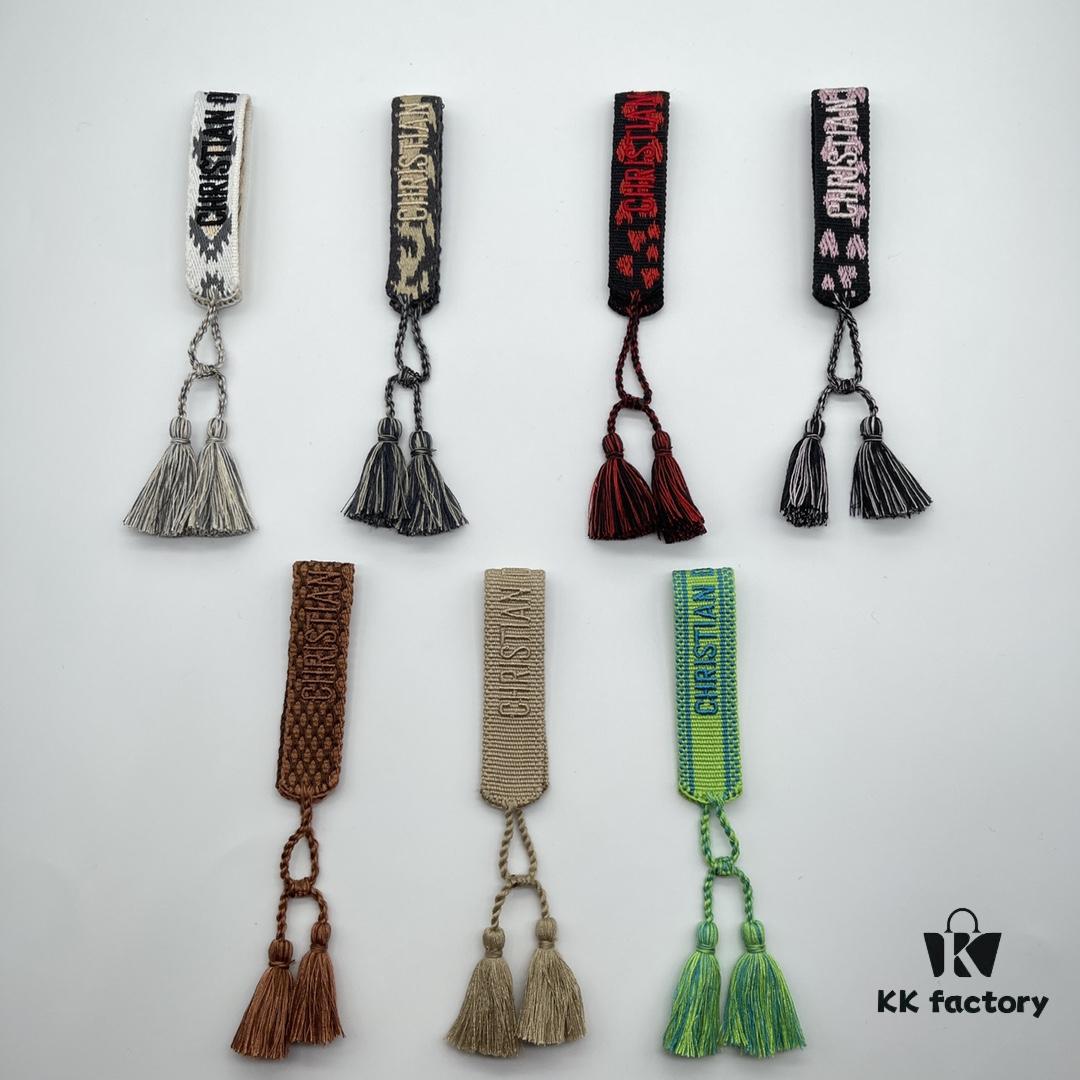 Dior Bracelet Top Version 🌟 Bottom Print Logo Clear, Full and Rounded ‼️ ZP Used for Prototype Already Old and Dirty, One Very Noteworthy  ️ Detail Is That the Letter Font Is Wobbly, Not Neat. Authentic Prototype Guaranteed 🌟 Vintage Aged Fashion Feel, Upgraded Materials and Complex Craftsmanship, Same Style Worn by Numerous Celebrities, Get Yours Now! New Colors Continuously Updated...