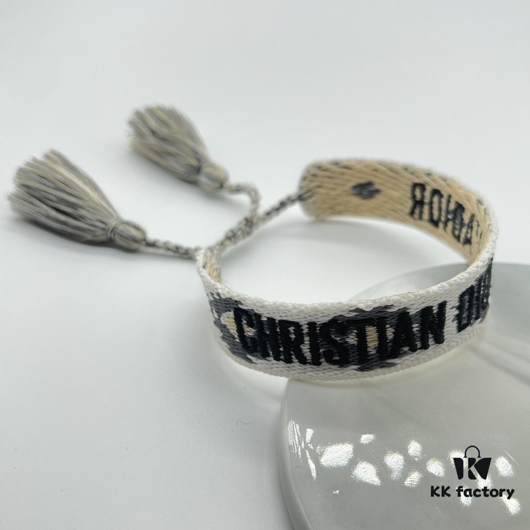 Dior Bracelet Top Version 🌟 Bottom Print Logo Clear, Full and Rounded ‼️ ZP Used for Prototype Already Old and Dirty, One Very Noteworthy  ️ Detail Is That the Letter Font Is Wobbly, Not Neat. Authentic Prototype Guaranteed 🌟 Vintage Aged Fashion Feel, Upgraded Materials and Complex Craftsmanship, Same Style Worn by Numerous Celebrities, Get Yours Now! New Colors Continuously Updated...