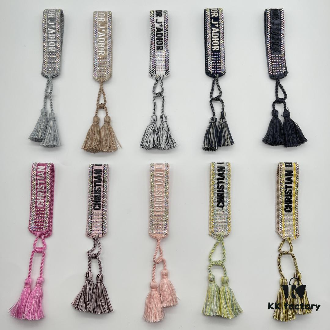 Dior Bracelet Top Version 🌟 Bottom Print Logo Clear, Full and Rounded ‼️ ZP Used for Prototype Already Old and Dirty, One Very Notable  ️ Detail Is the Intentionally Irregular, Wobbly Font Style, Not Neat. Authentic Prototype Approved 🌟 Vintage Aesthetic with Retro Aging Fashion, Upgraded Materials and Complex Craftsmanship, Favored by Numerous Celebrities – Grab Yours Now! New Colors Continuously Updated...