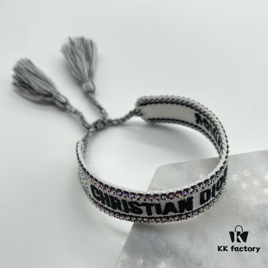 Dior Bracelet Top Version 🌟 Bottom Print Logo Clear, Full and Rounded ‼️ ZP Used for Prototype Already Old and Dirty, One Very Notable  ️ Detail Is the Intentionally Irregular, Wobbly Font Style, Not Neat. Authentic Prototype Approved 🌟 Vintage Aesthetic with Retro Aging Fashion, Upgraded Materials and Complex Craftsmanship, Favored by Numerous Celebrities – Grab Yours Now! New Colors Continuously Updated...