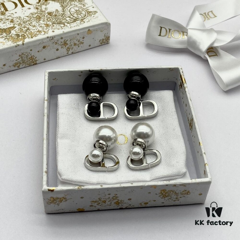 Dior New CD Nose Ring Stud Earrings