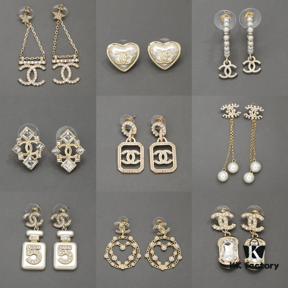 High-Quality Exclusive Real Photos Collection, High Version, Only Available Online