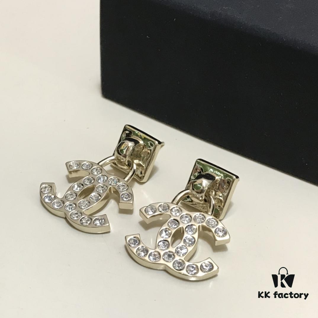 Xiao Xiang New Double C Earrings