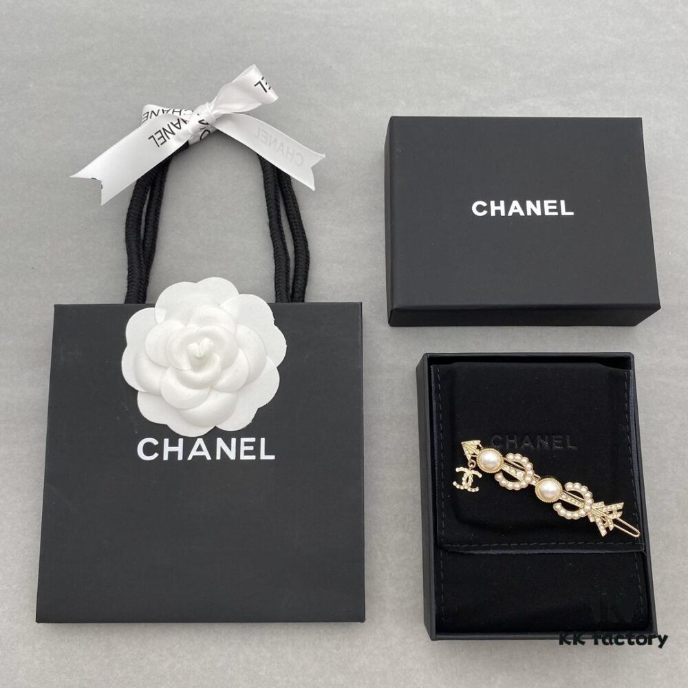 Chanel New Style Pearl Rhinestone Hair Clip, Super Beautiful 😍 Must-Have for Little Fairies