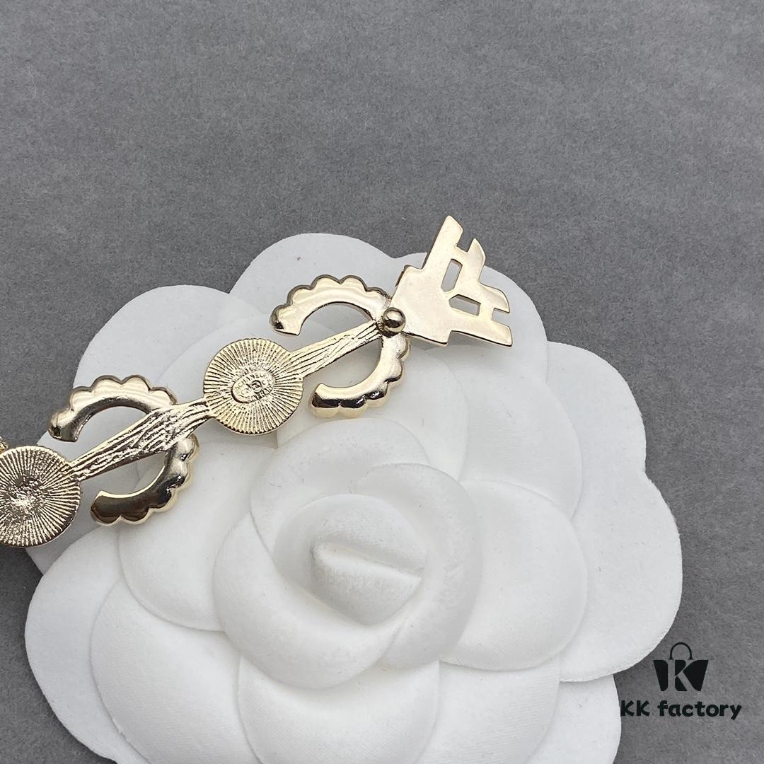 Chanel New Style Pearl Rhinestone Hair Clip, Super Beautiful 😍 Must-Have for Little Fairies