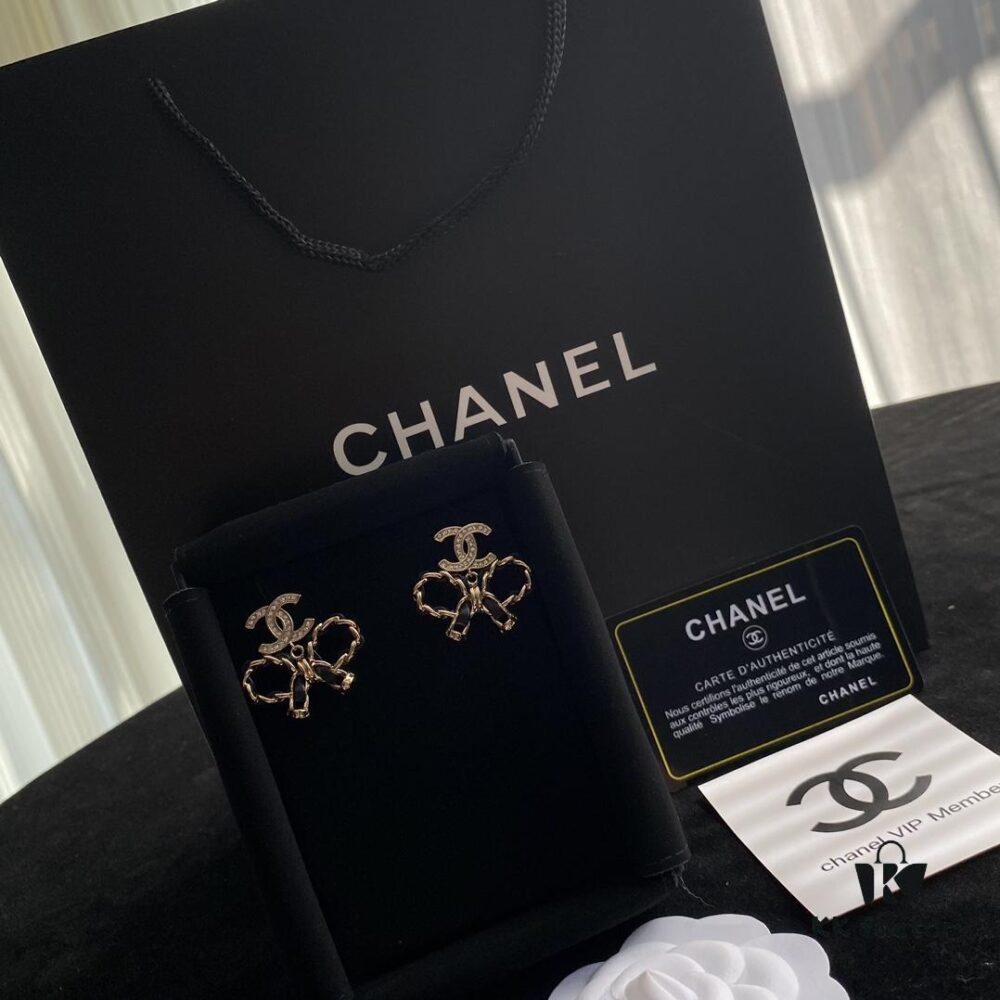 Xiaoxiang New Model Bow Double C Stud Earrings 3