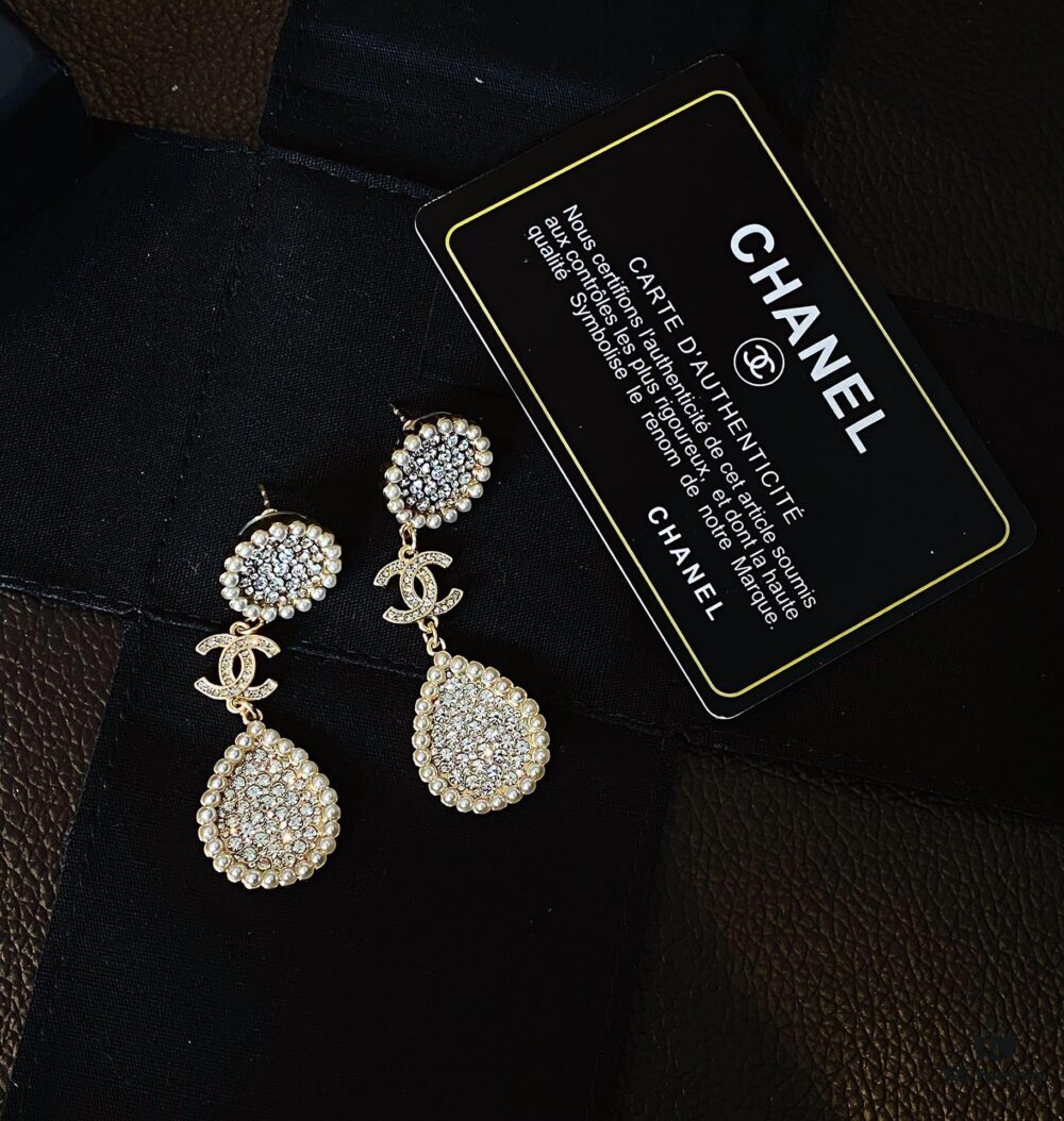Xiaoxiang New Sunflower Earrings, Luxury Full Diamond Pearl Drop Design, Elegant and Stylish for Daily Wear
