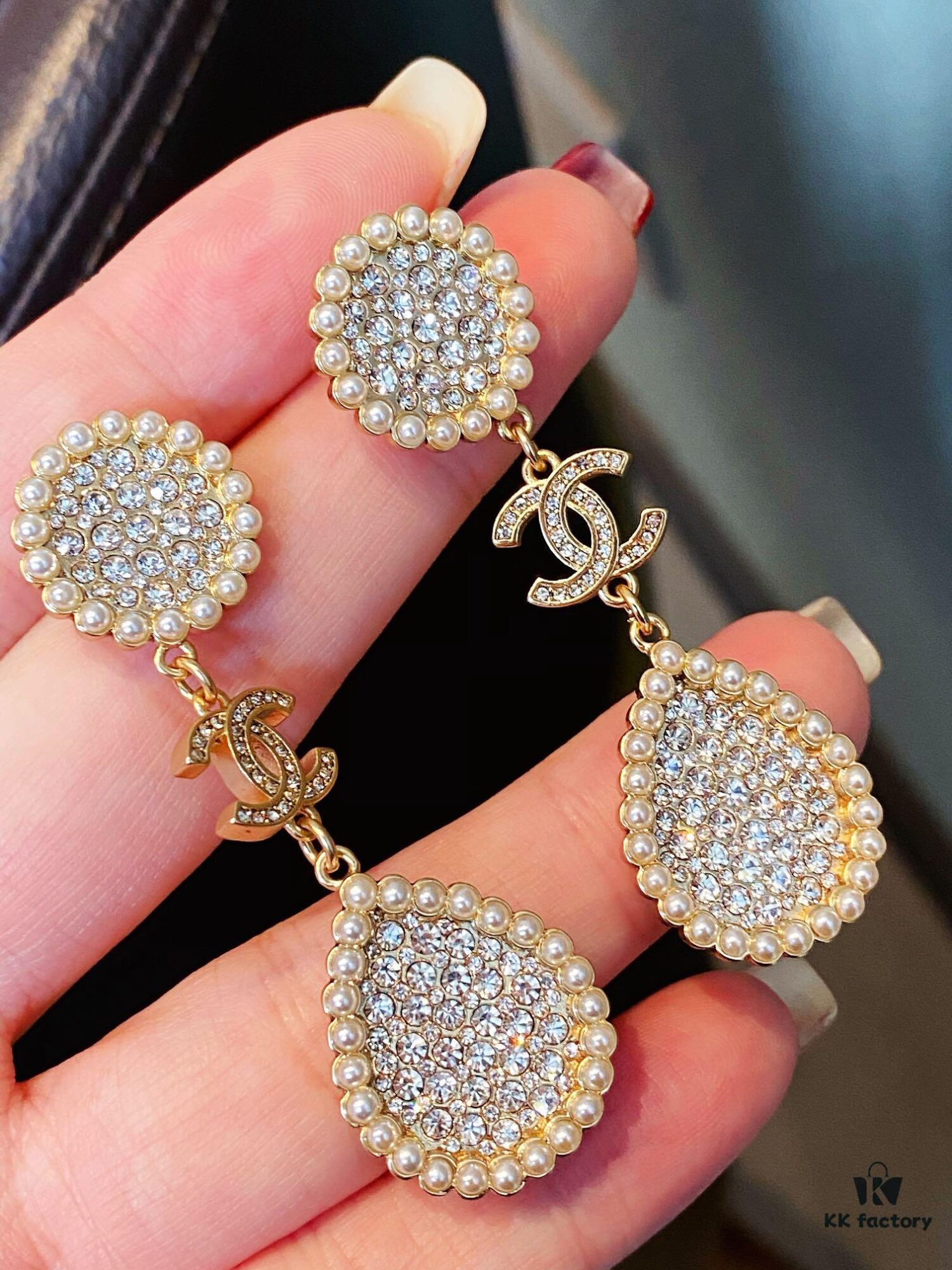 Xiaoxiang New Sunflower Earrings, Luxury Full Diamond Pearl Drop Design, Elegant and Stylish for Daily Wear