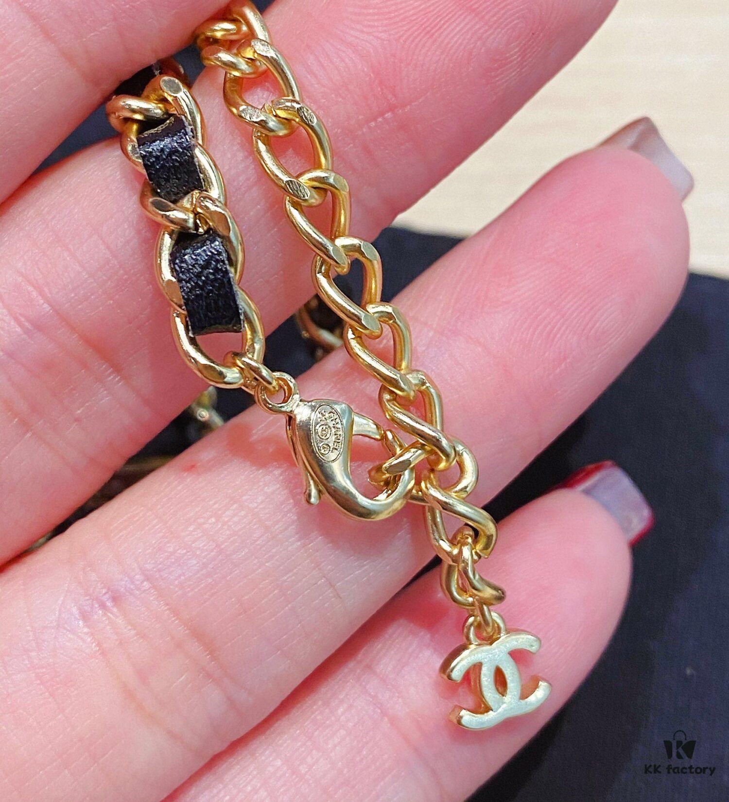 Xiaoxiang New Arrival Leather-Weave Necklace, Handwoven Black Leather with Classic Letter Pendant, Heavy Brass Craft Design