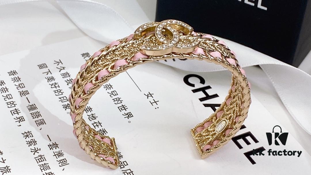 Xiaoxiang New Arrival 22chan Bestselling Pink Lambskin Bracelet 😍😍