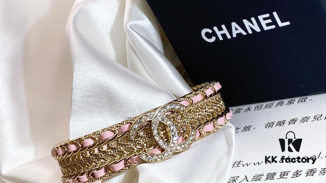 Xiaoxiang New Arrival 22chan Bestselling Pink Lambskin Bracelet 😍😍