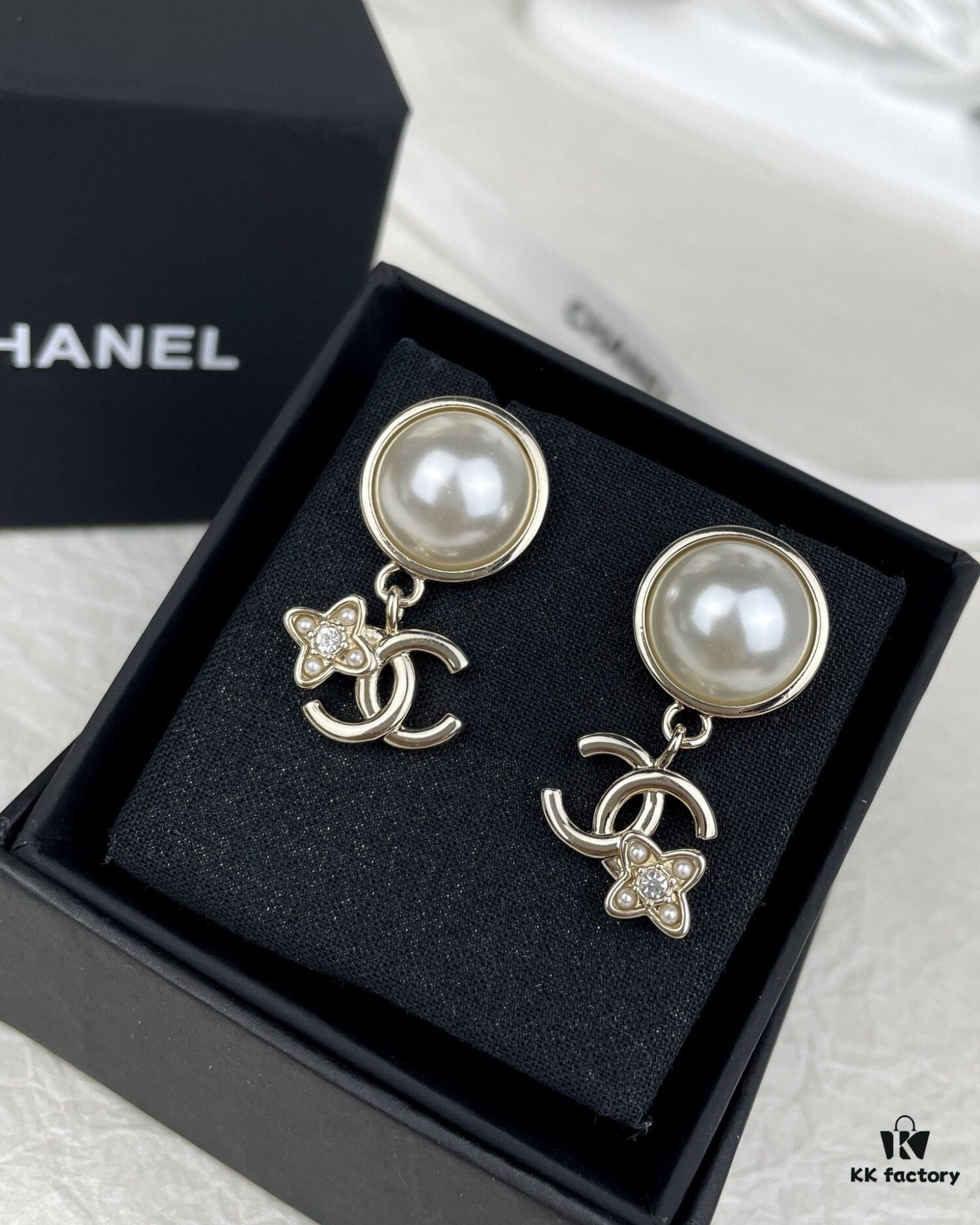 Chanel New Arrival Pearl and Floral Earrings