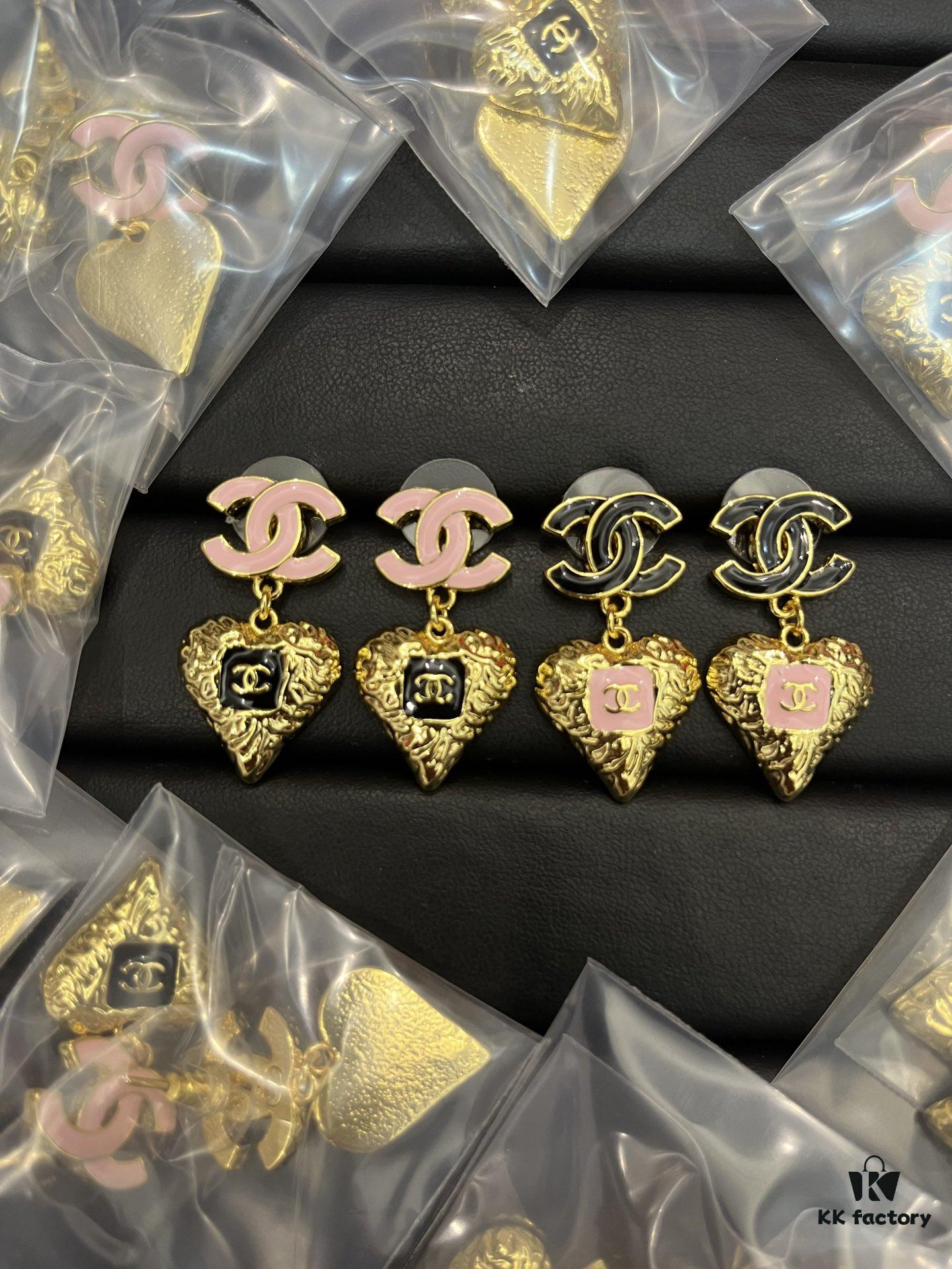 Xiaoxiang New Vintage-style Metal Heart Earrings Black Pink