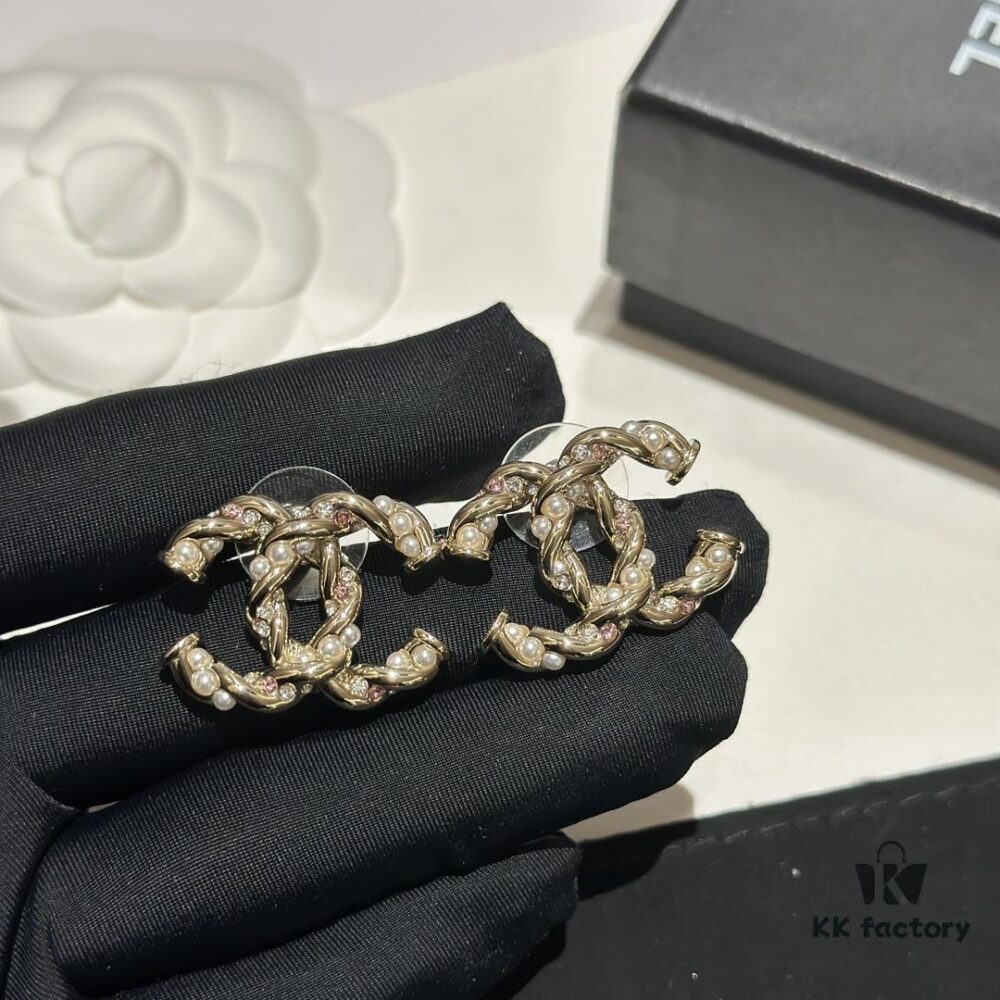 Xiao Xiang New Twist Braided Double C Pearl Pink Diamond Stud Earrings