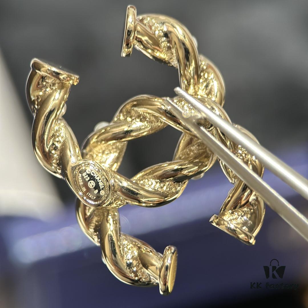 Xiao Xiang New Twist Braided Double C Pearl Pink Diamond Stud Earrings