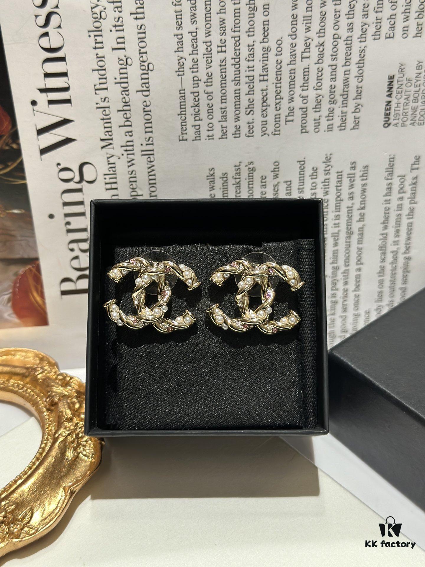 Xiao Xiang New Twist Braided Double C Pearl Pink Diamond Stud Earrings