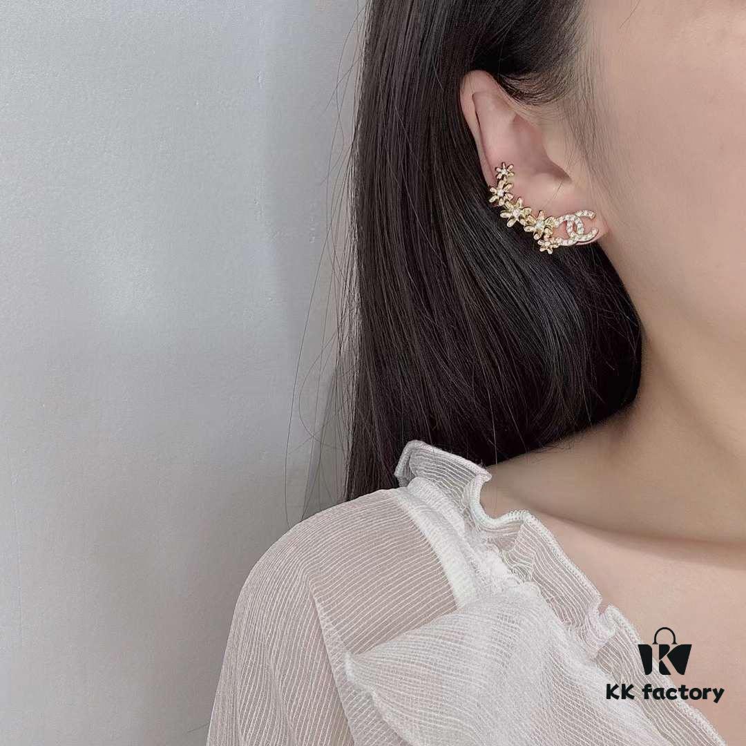 CH@NEL New Style Gold C Multi Snowflake Stud Earrings (Clip-On Available)