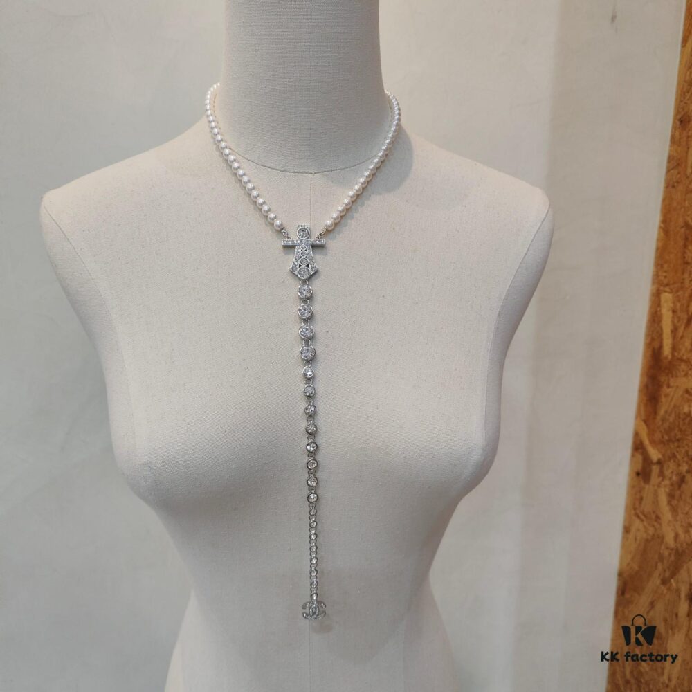 Xiaoxiang New Style Pearl Tassel Rhinestone Silver Crystal Long Pendant CC Necklace Sweater Chain Long Chain