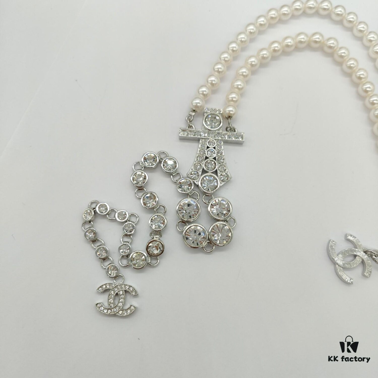 Xiaoxiang New Style Pearl Tassel Rhinestone Silver Crystal Long Pendant CC Necklace Sweater Chain Long Chain