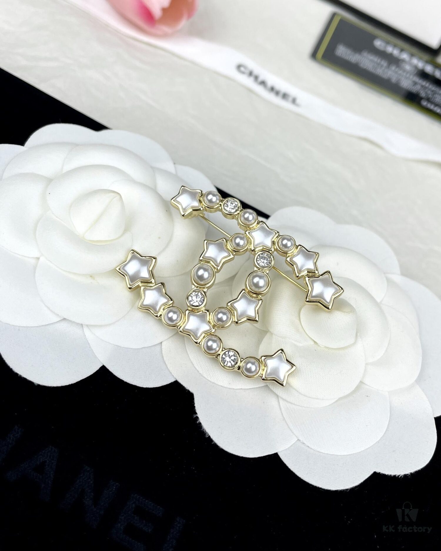 CHANE New Style Pearl-Inlaid Diamond Five-Pointed Star Brooch