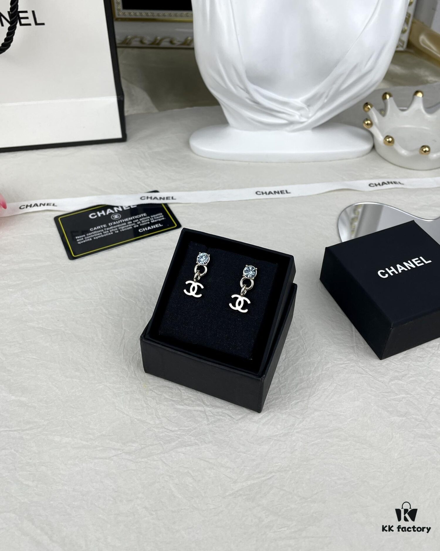 Xiaoxiang New Arrival Light Blue Rhinestone Round Double C Pendant Earrings