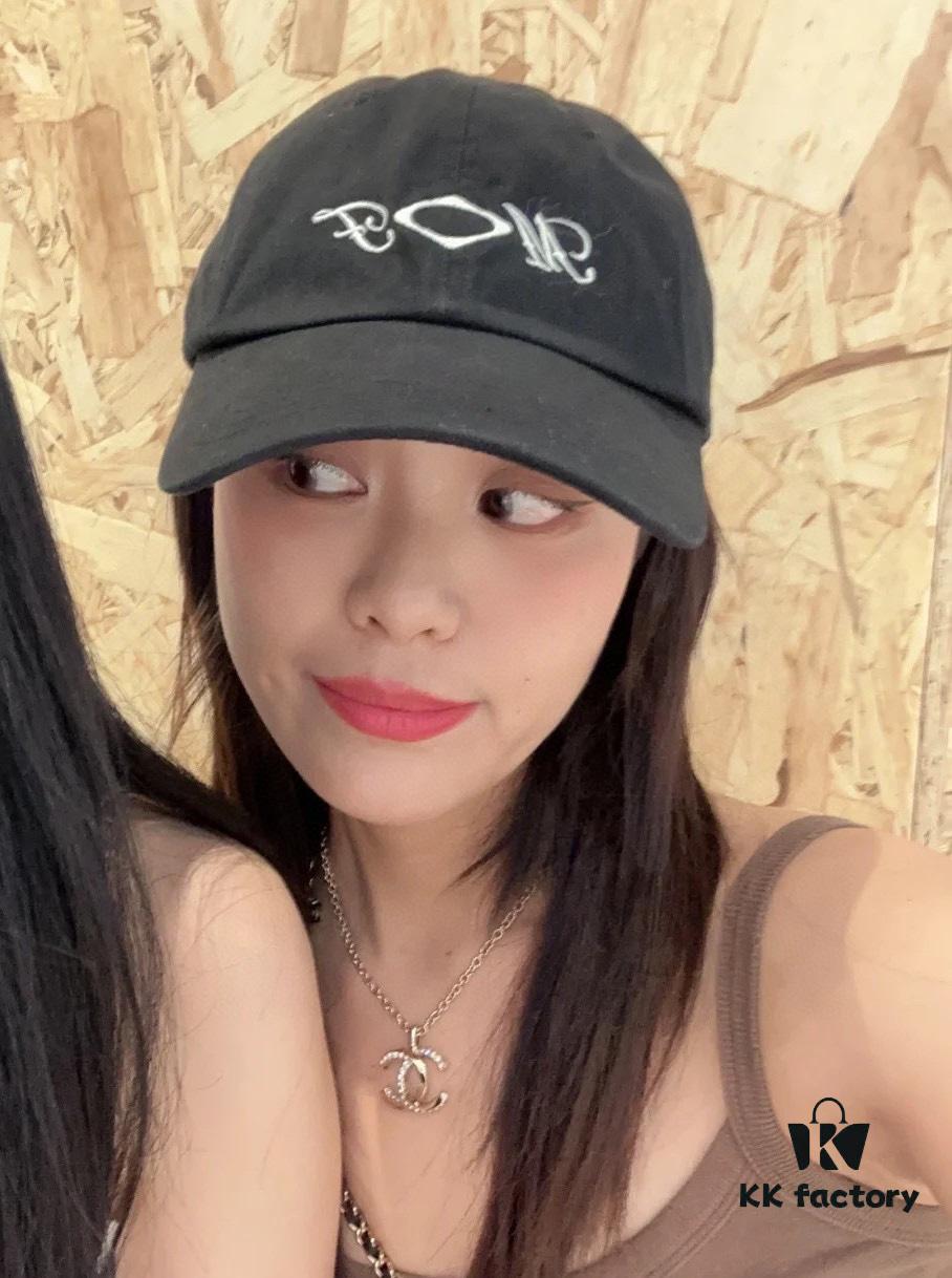 CHANE New Style Collarbone Chain with Twisted Edge and Rhinestone Detail Necklace