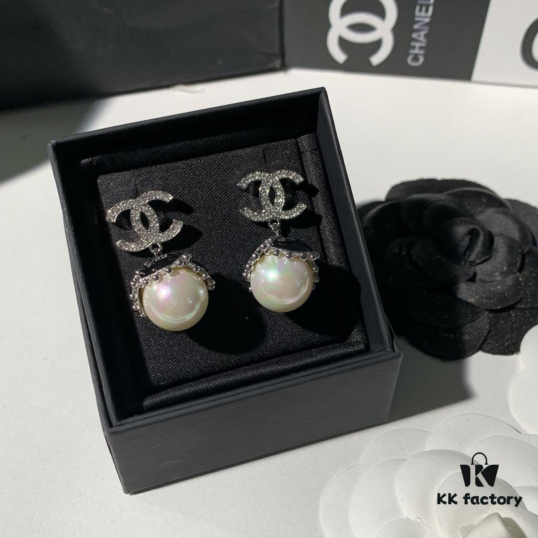New Xiaoxiang Double C Black Pearl Earrings, Brand Fashion and Versatile