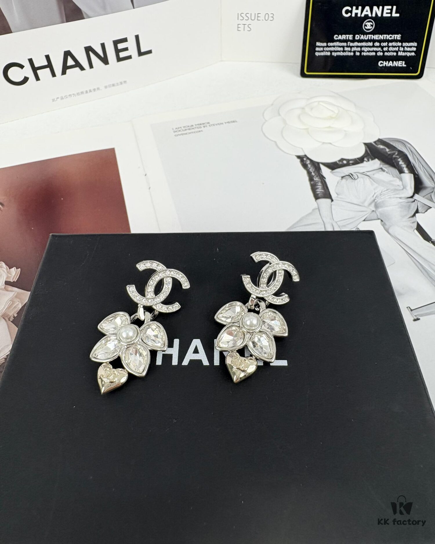 New Xiaoxiang Silver Wheat Ear Rhinestone ✨ Light Gold Heart Pendant Earrings ✨