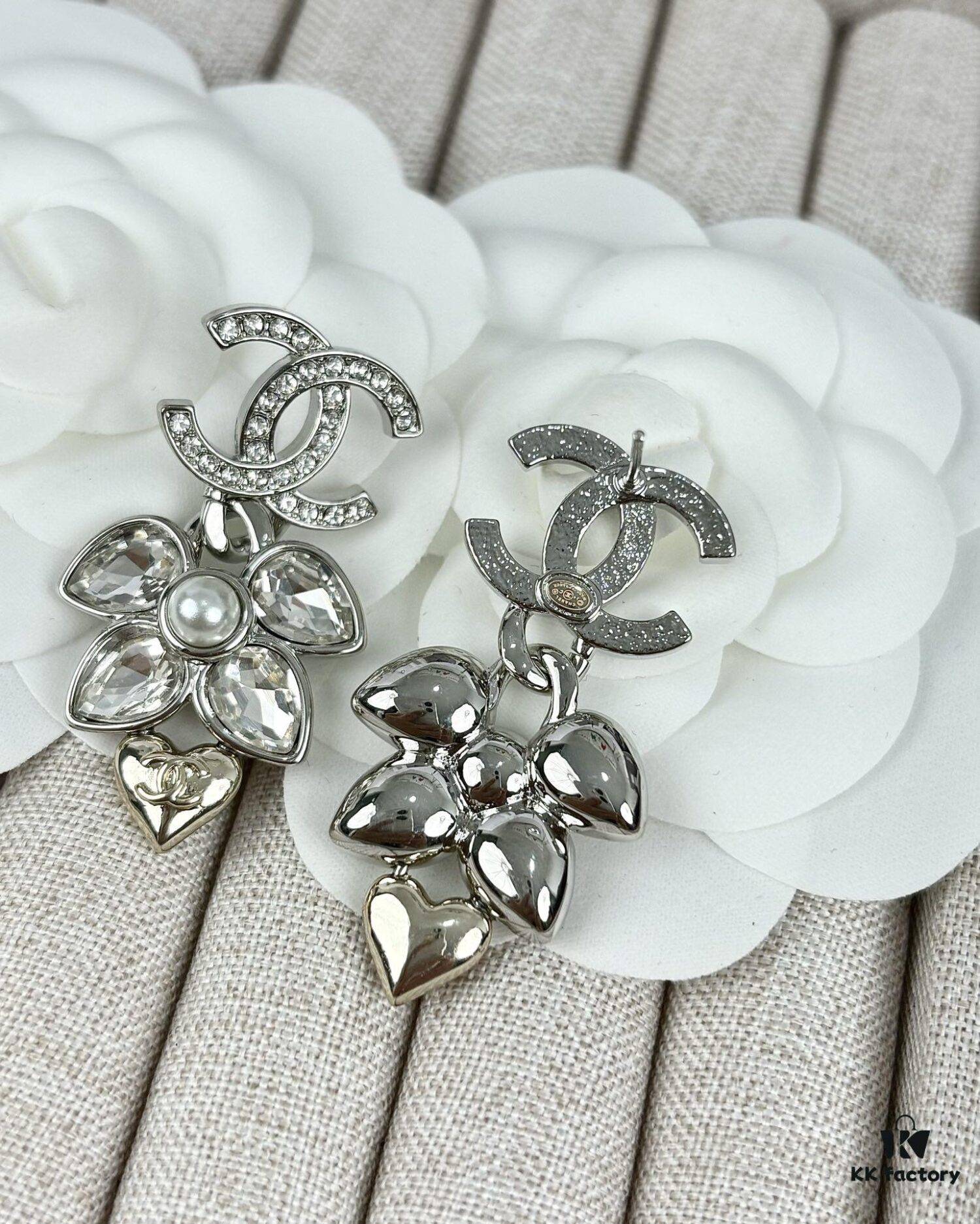 New Xiaoxiang Silver Wheat Ear Rhinestone ✨ Light Gold Heart Pendant Earrings ✨