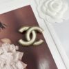 Xiaoxiang New Arrival Vintage Gold Double C White Elegant Brooch 🍂✨