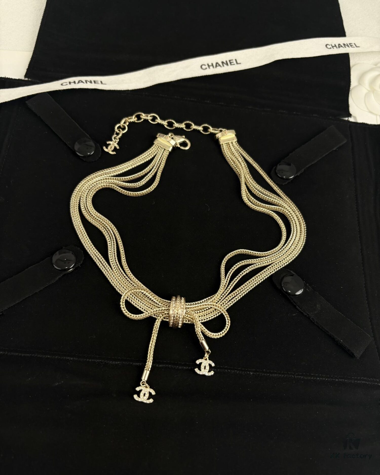 Xiaoxiang New Arrival Heavy-Duty Five-Layer Chain Bow Pendant Necklace
