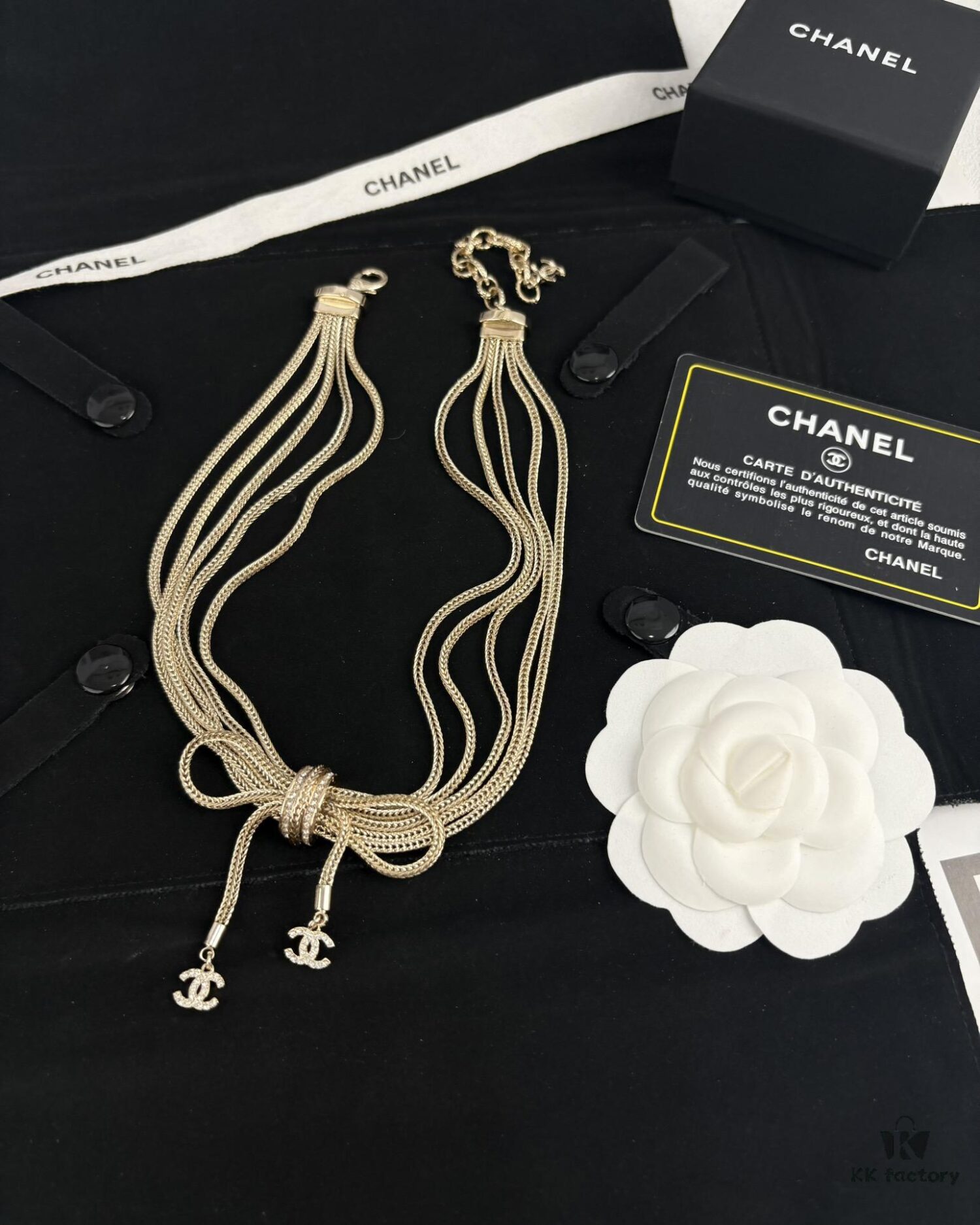 Xiaoxiang New Arrival Heavy-Duty Five-Layer Chain Bow Pendant Necklace